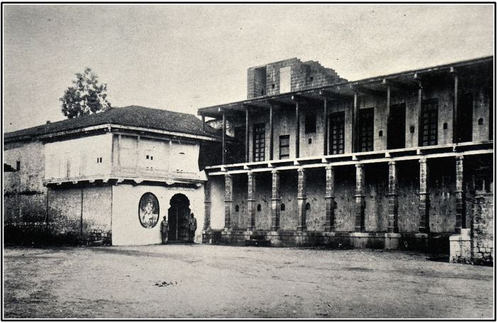 Sarkari Wada and the Lal Darwaja, Miraj Fort